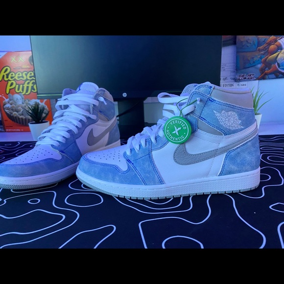 Jordan 1 hyper royals - Picture 6 of 7
